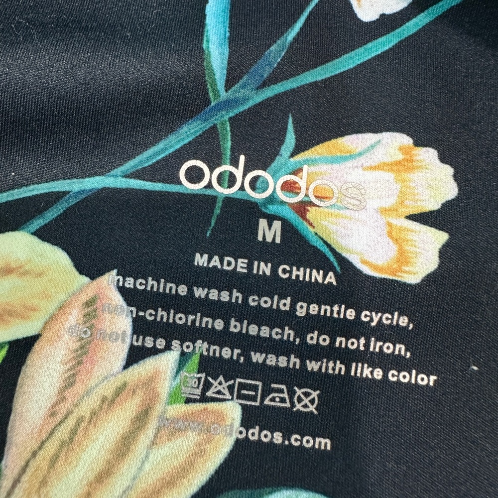 Ododos High-Rise Capri Leggings Size Medium Black Tropical Print - Picture 6 of 9